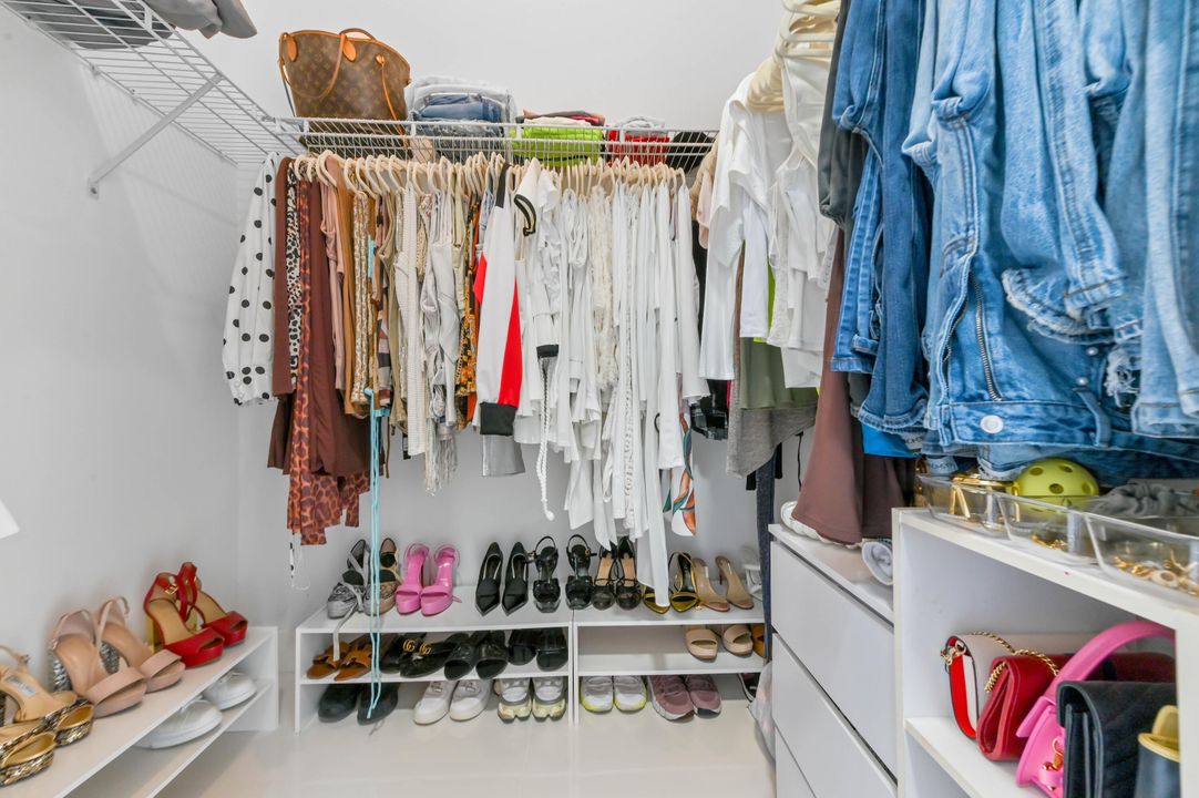 На продажу: $725,000 (4 спален, 2 ванн, 2233 Квадратных фут)