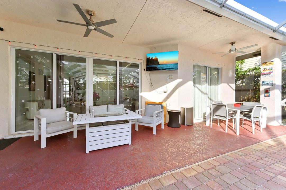 На продажу: $725,000 (4 спален, 2 ванн, 2233 Квадратных фут)