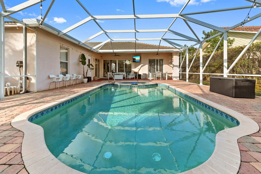 На продажу: $725,000 (4 спален, 2 ванн, 2233 Квадратных фут)