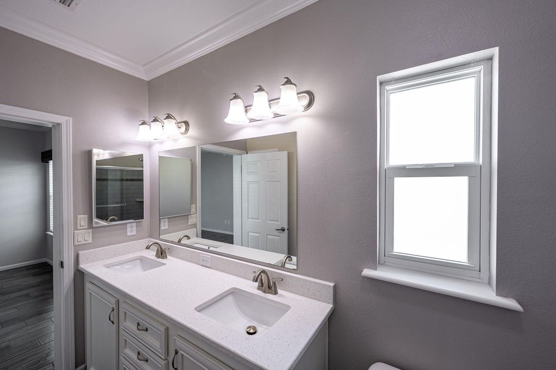 待售: $279,000 (2 贝兹, 2 浴室, 1144 平方英尺)