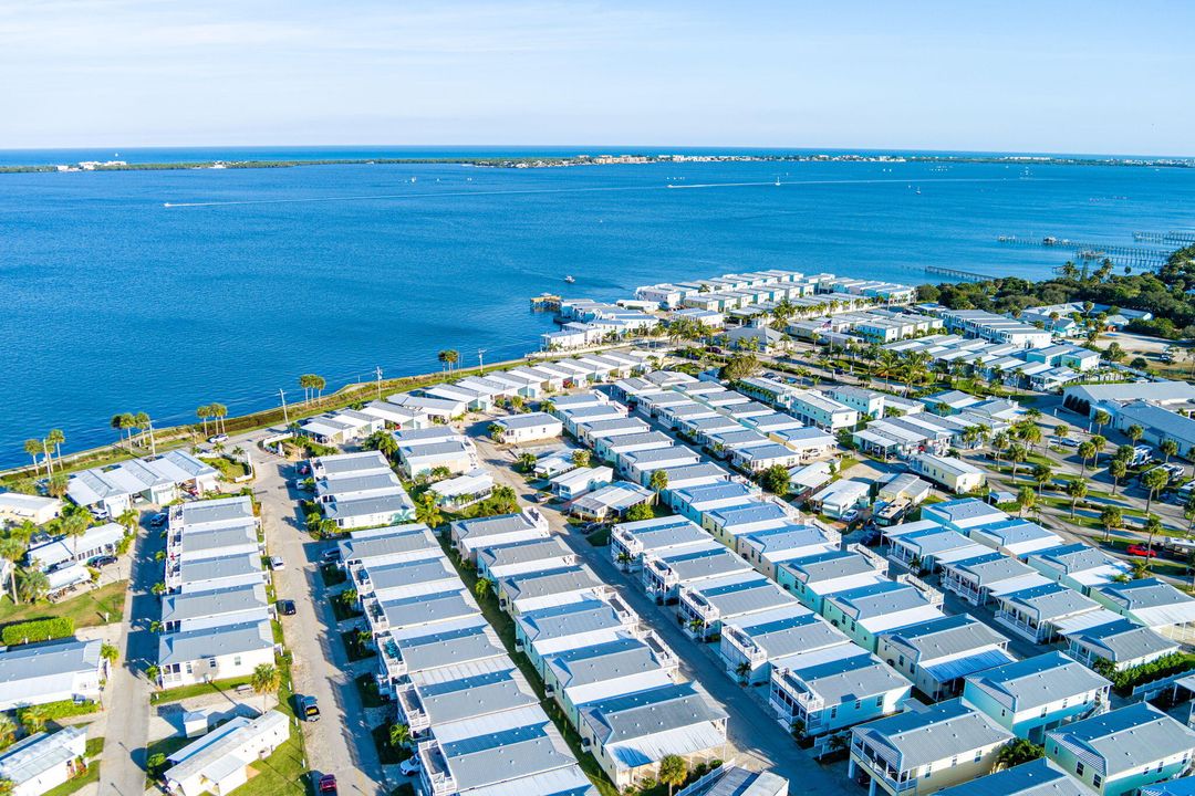 待售: $279,000 (2 贝兹, 2 浴室, 1144 平方英尺)