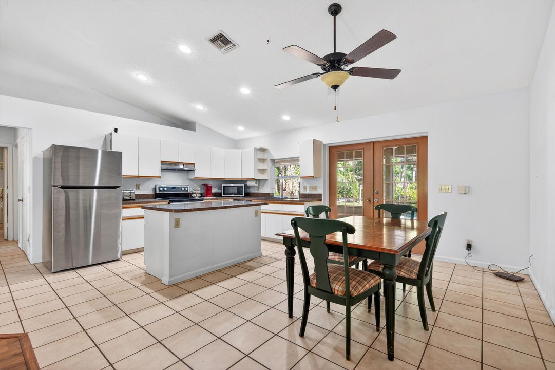 待售: $575,000 (3 贝兹, 2 浴室, 1956 平方英尺)