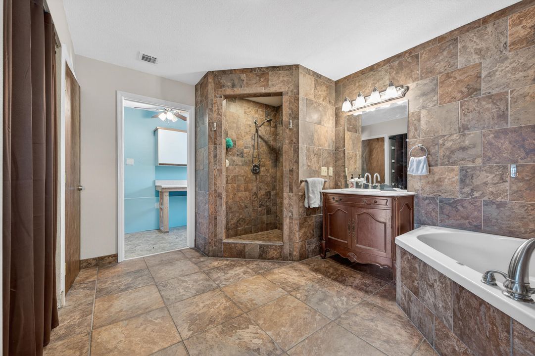 待售: $575,000 (3 贝兹, 2 浴室, 1956 平方英尺)