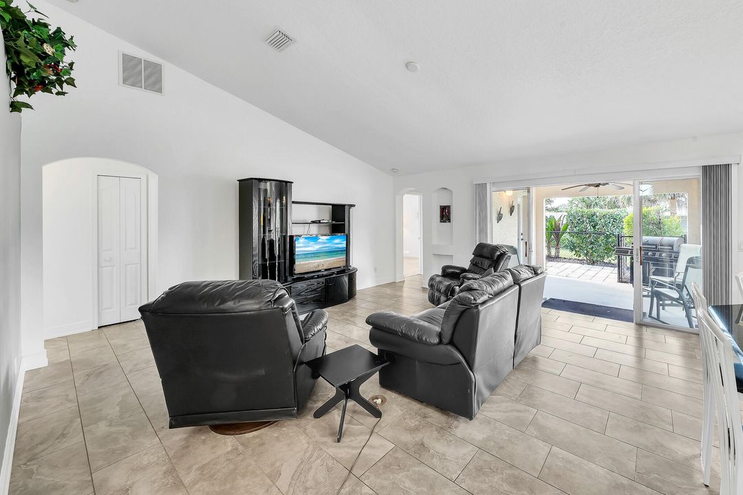 For Sale: $495,000 (4 beds, 3 baths, 2028 Square Feet)