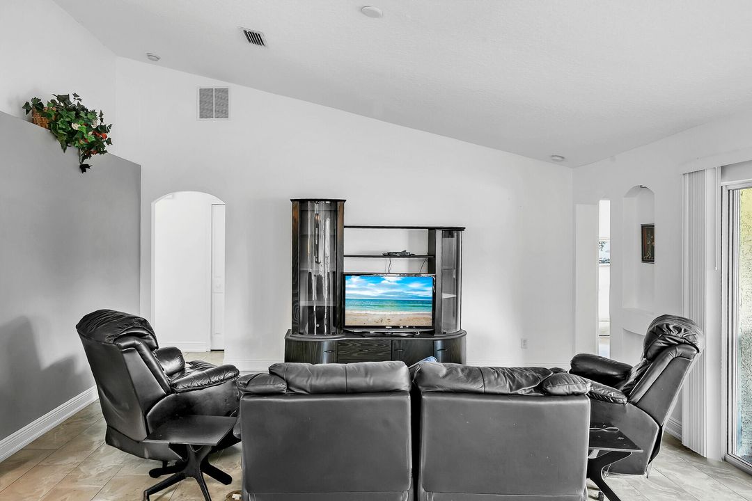 For Sale: $495,000 (4 beds, 3 baths, 2028 Square Feet)