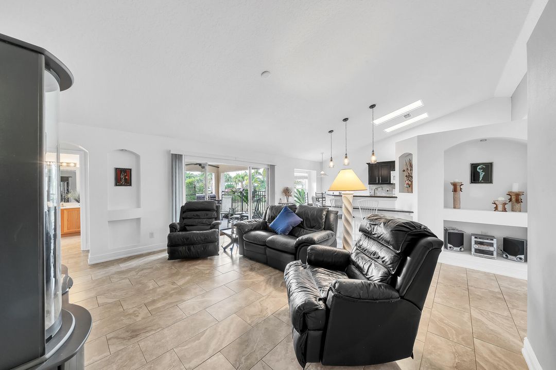 For Sale: $495,000 (4 beds, 3 baths, 2028 Square Feet)