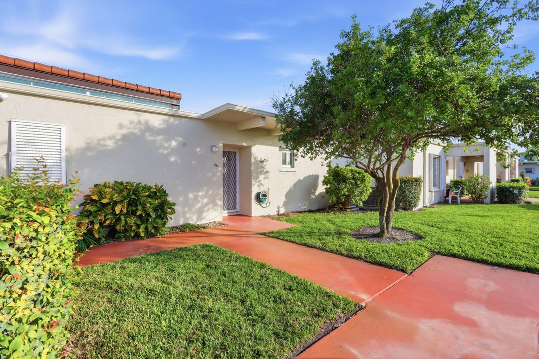 На продажу: $173,000 (2 спален, 2 ванн, 1103 Квадратных фут)