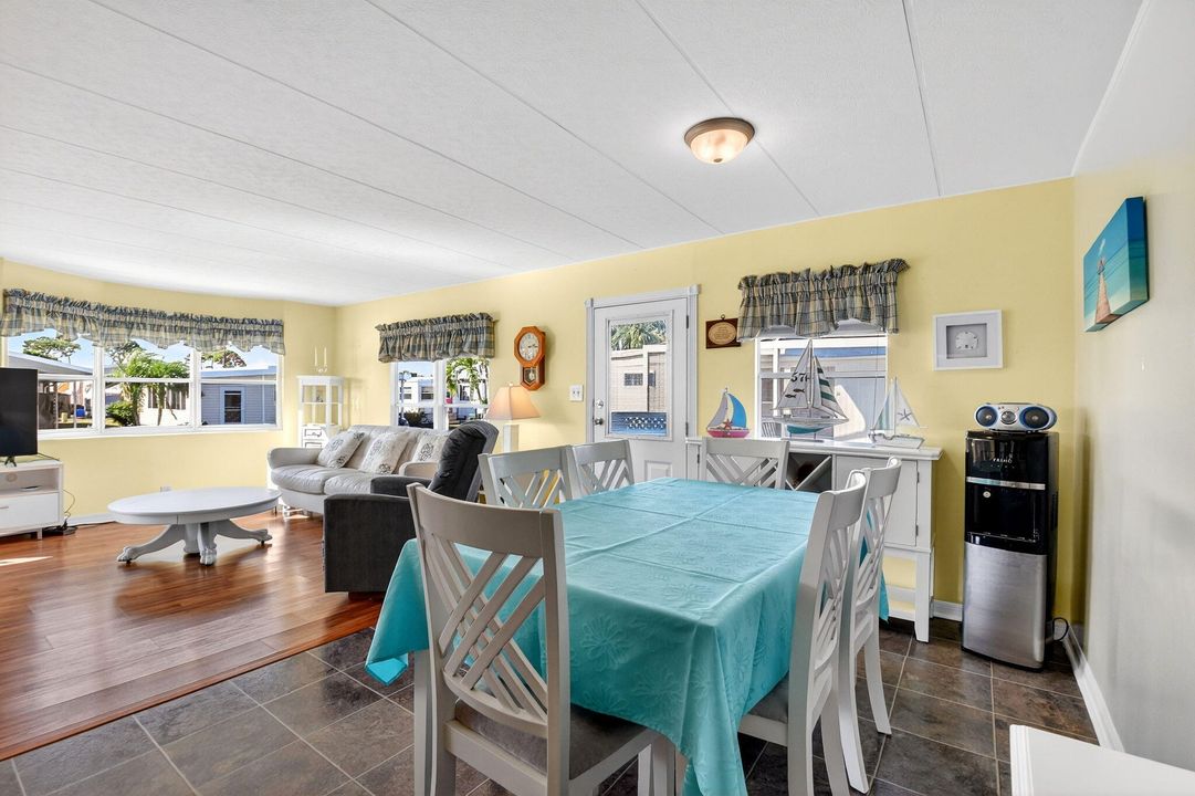 En Venta: $167,900 (3 camas, 2 baños, 1296 Pies cuadrados)