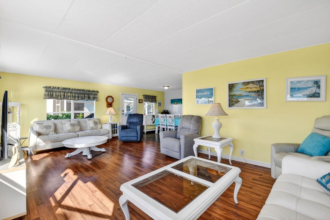 En Venta: $167,900 (3 camas, 2 baños, 1296 Pies cuadrados)