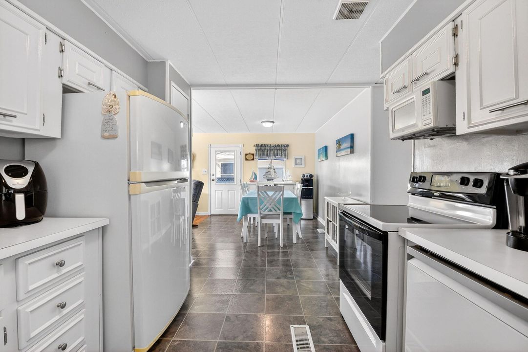 En Venta: $167,900 (3 camas, 2 baños, 1296 Pies cuadrados)