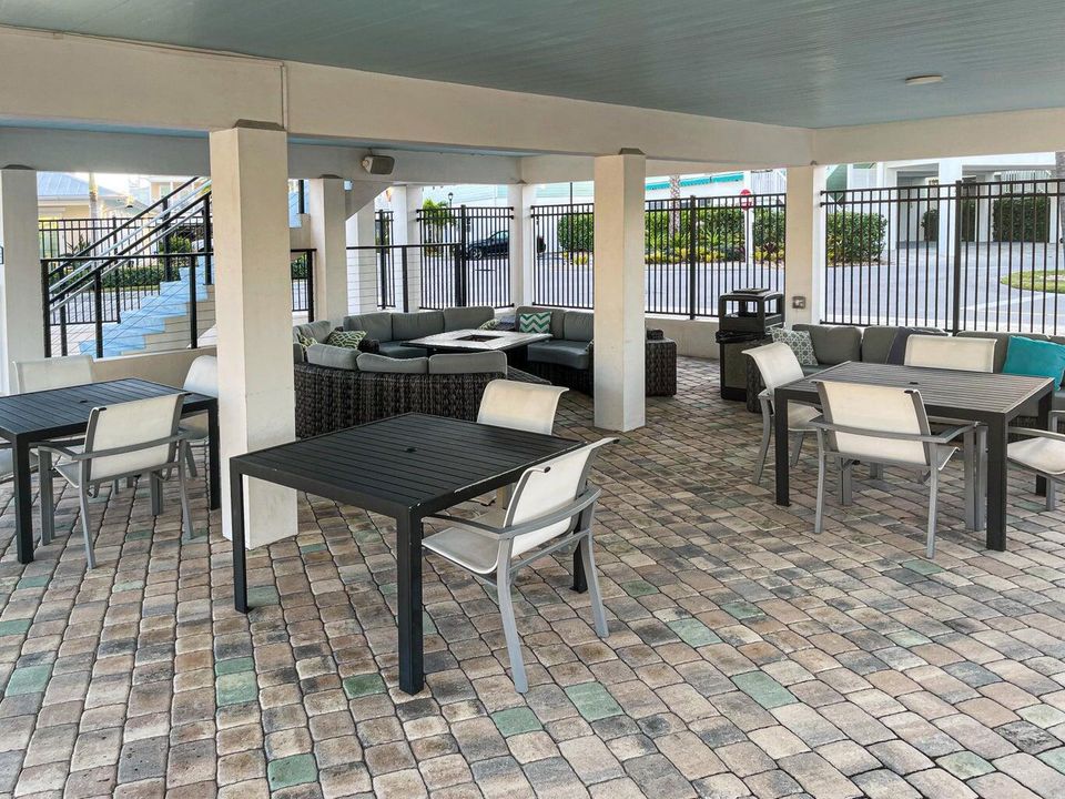 待售: $279,000 (2 贝兹, 2 浴室, 1144 平方英尺)