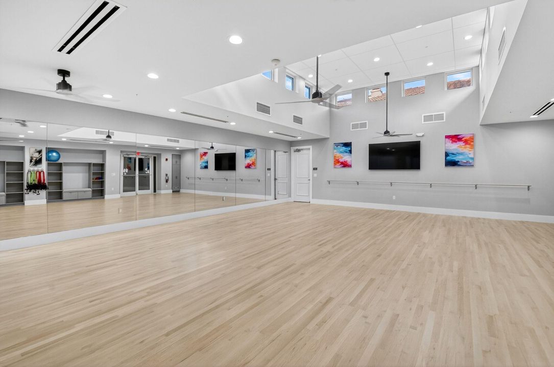 En Venta: $850,000 (3 camas, 2 baños, 2651 Pies cuadrados)