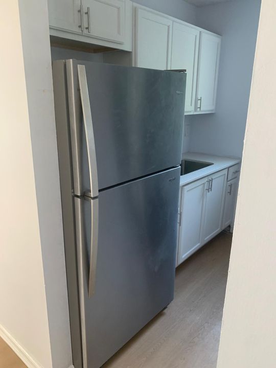 出租: $1,495 (1 贝兹, 1 浴室, 1099 平方英尺)