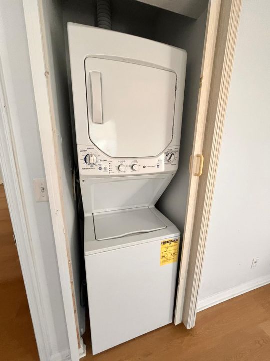 出租: $1,495 (1 贝兹, 1 浴室, 1099 平方英尺)