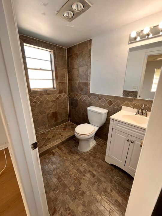 出租: $1,495 (1 贝兹, 1 浴室, 1099 平方英尺)