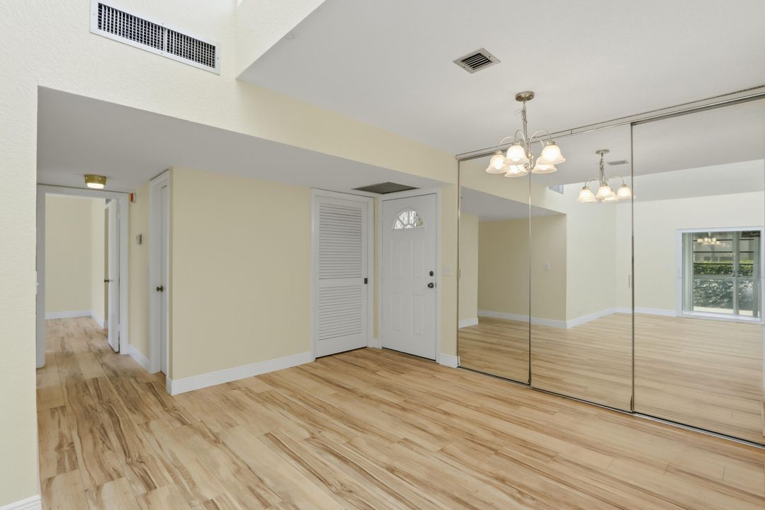 На продажу: $173,000 (2 спален, 2 ванн, 1103 Квадратных фут)