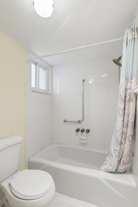 На продажу: $173,000 (2 спален, 2 ванн, 1103 Квадратных фут)