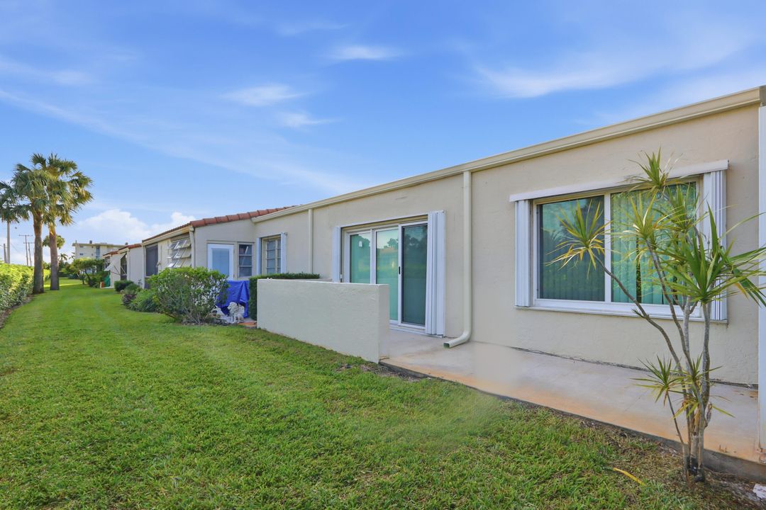 На продажу: $173,000 (2 спален, 2 ванн, 1103 Квадратных фут)