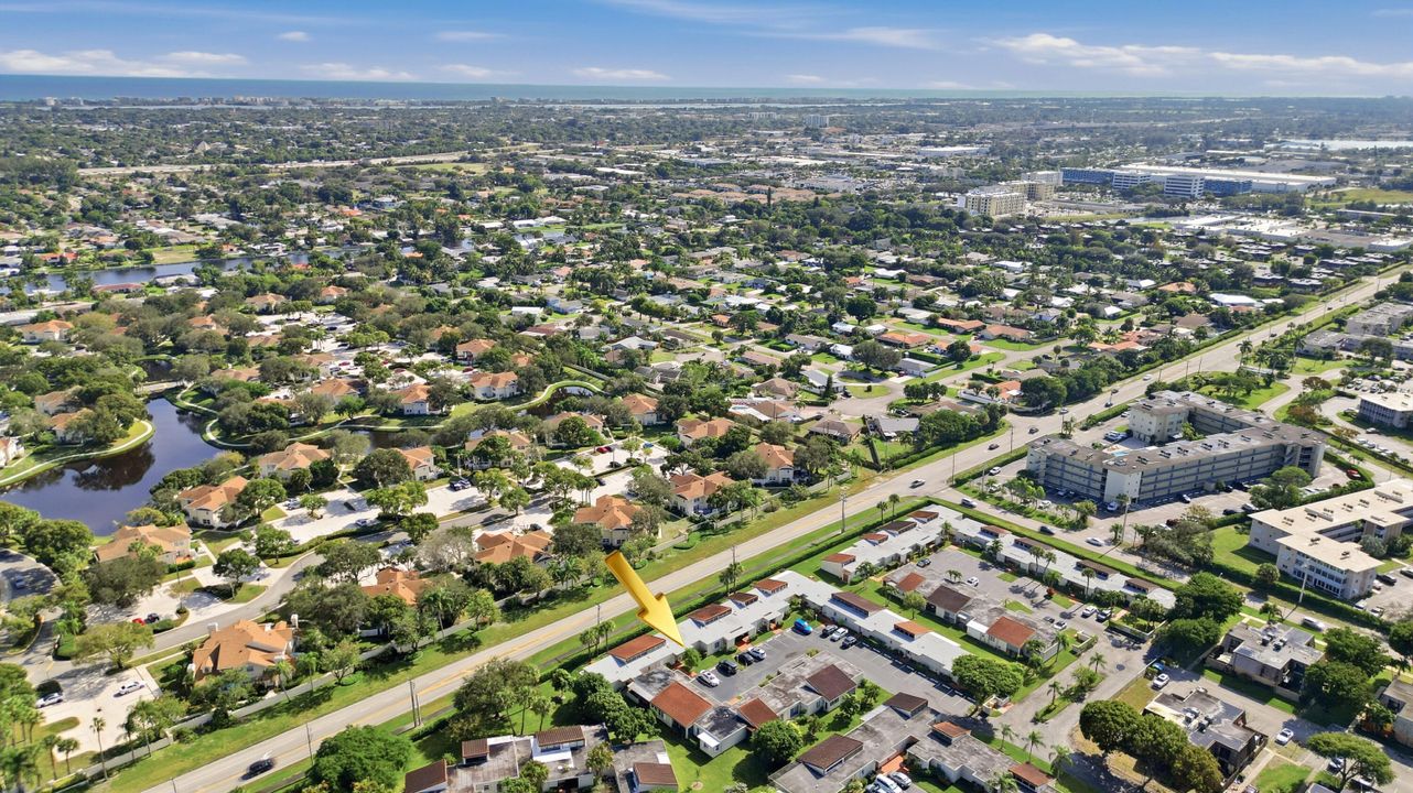 На продажу: $173,000 (2 спален, 2 ванн, 1103 Квадратных фут)