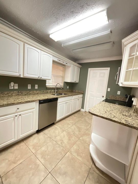 На продажу: $354,900 (3 спален, 2 ванн, 1350 Квадратных фут)