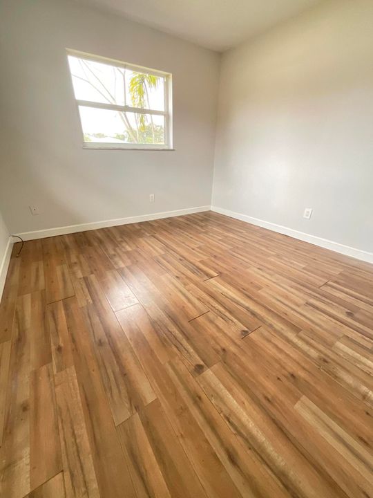 На продажу: $354,900 (3 спален, 2 ванн, 1350 Квадратных фут)