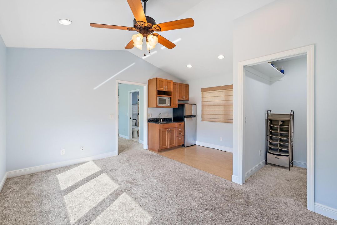 En Renta: $4,200 (3 camas, 2 baños, 2128 Pies cuadrados)