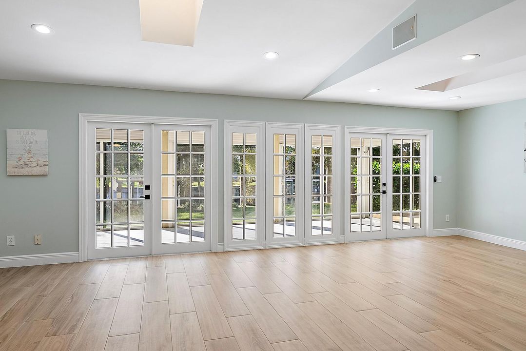 En Renta: $4,200 (3 camas, 2 baños, 2128 Pies cuadrados)