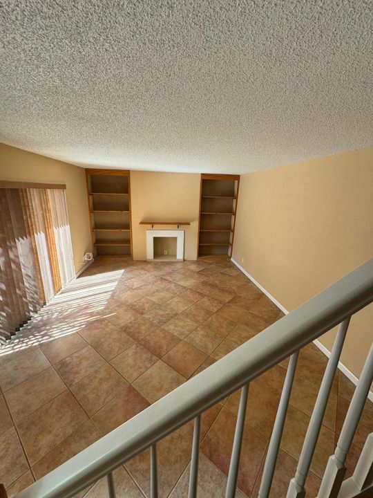 В аренду: $2,100 (2 спален, 2 ванн, 1232 Квадратных фут)