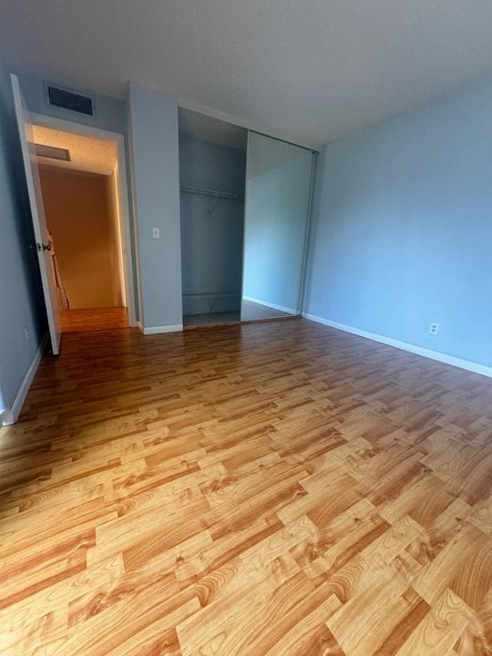 В аренду: $2,100 (2 спален, 2 ванн, 1232 Квадратных фут)