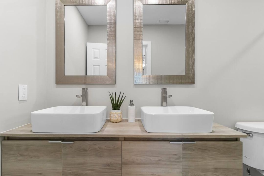 Active With Contract: $3,490 (3 beds, 2 baths, 1238 Square Feet)