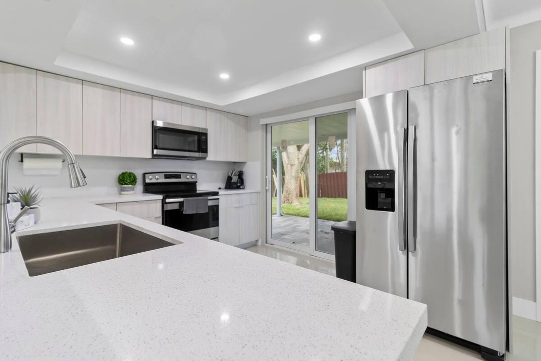 Active With Contract: $3,490 (3 beds, 2 baths, 1238 Square Feet)