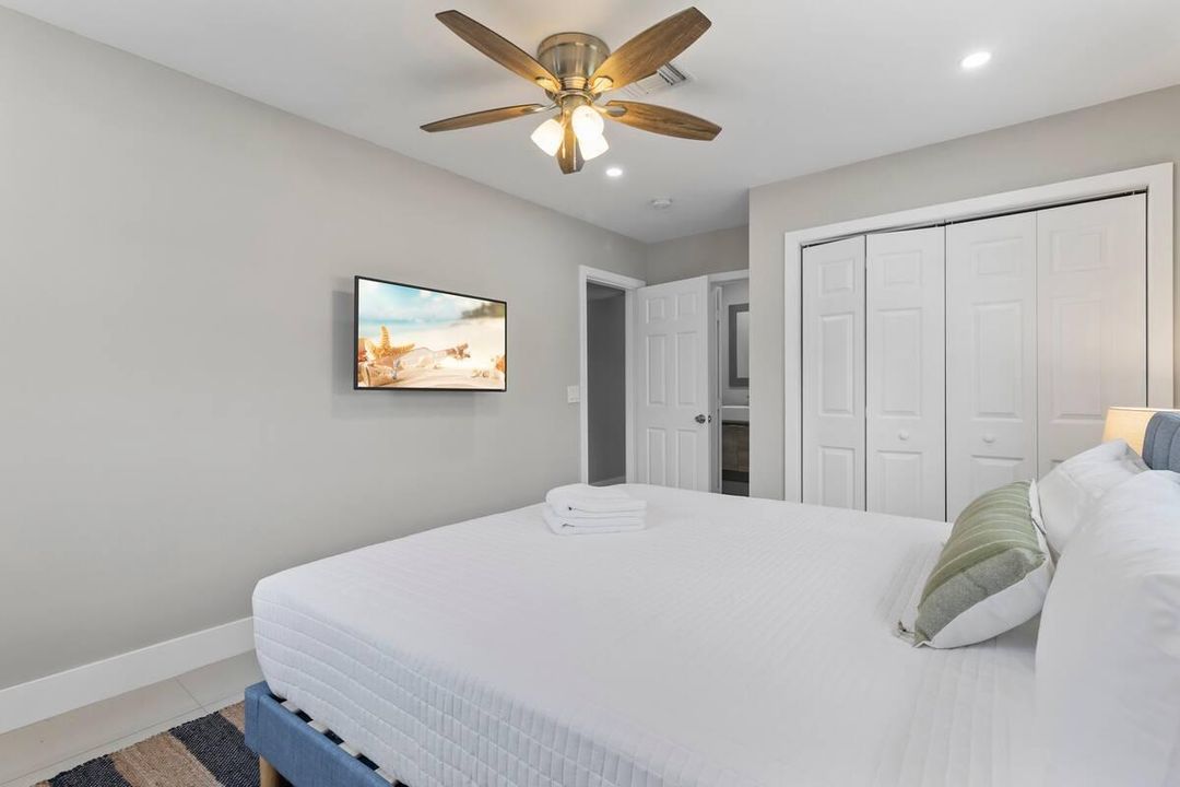 Active With Contract: $3,490 (3 beds, 2 baths, 1238 Square Feet)