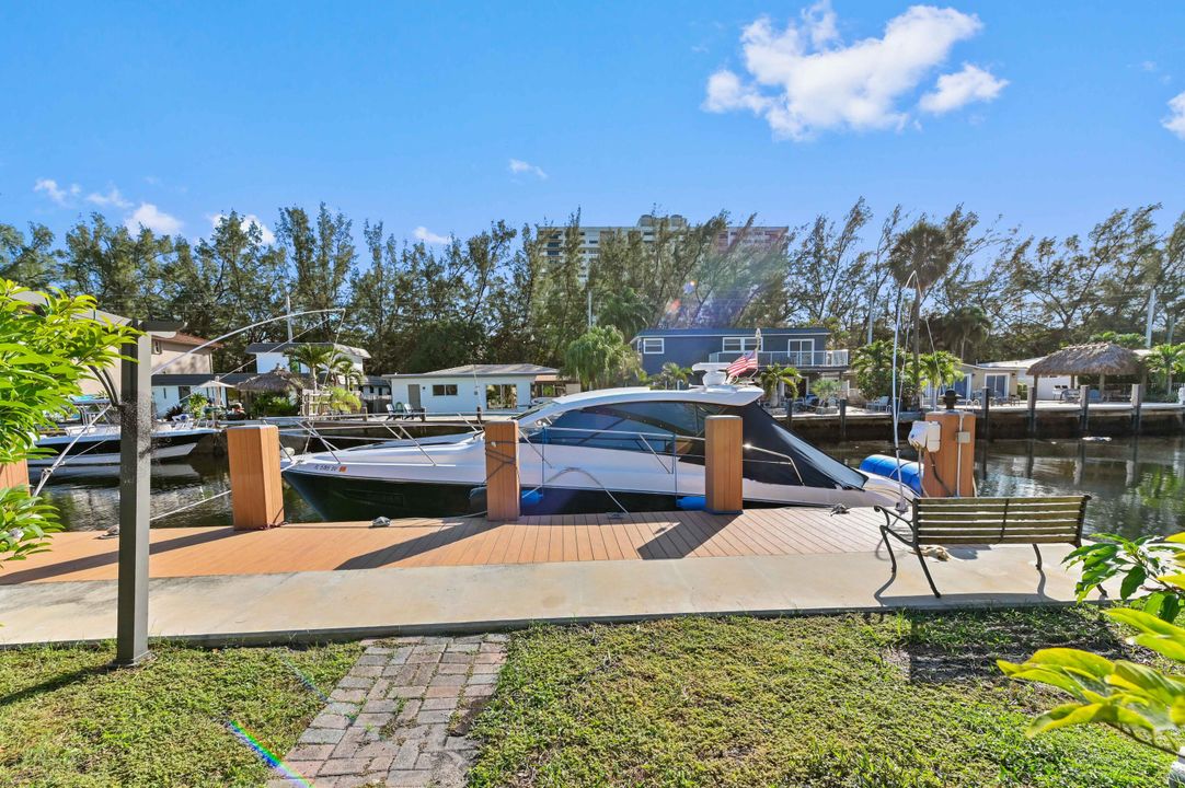 На продажу: $1,050,000 (2 спален, 2 ванн, 1444 Квадратных фут)