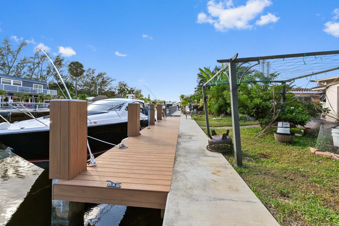 На продажу: $1,050,000 (2 спален, 2 ванн, 1444 Квадратных фут)