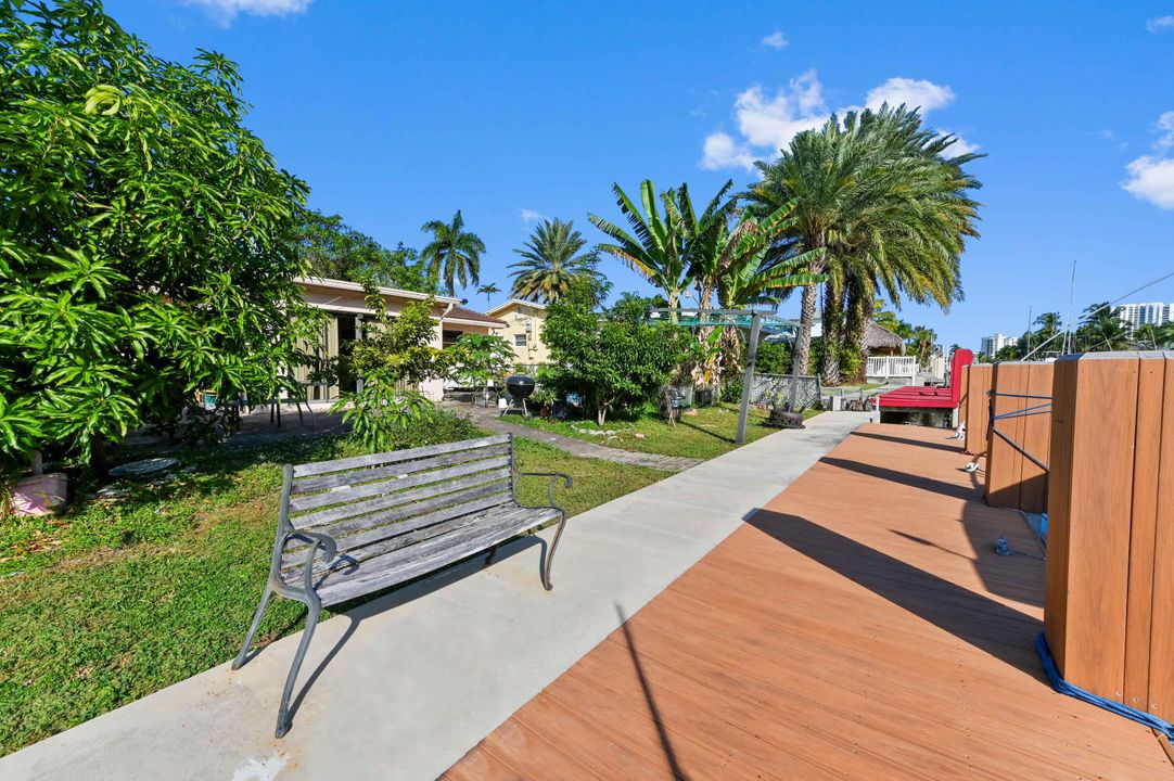 На продажу: $1,050,000 (2 спален, 2 ванн, 1444 Квадратных фут)