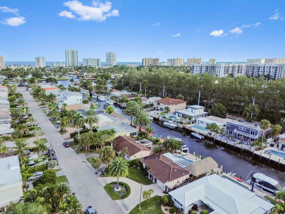 На продажу: $1,050,000 (2 спален, 2 ванн, 1444 Квадратных фут)