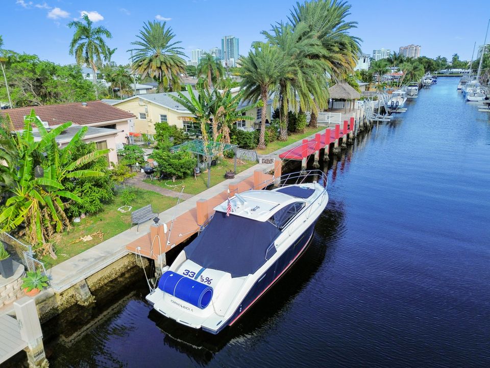 На продажу: $1,050,000 (2 спален, 2 ванн, 1444 Квадратных фут)