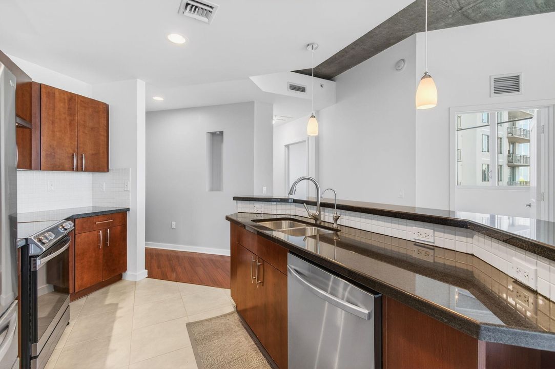 En Venta: $485,000 (3 camas, 2 baños, 1410 Pies cuadrados)