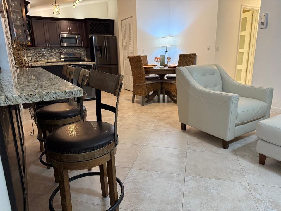 For Sale: $397,406 (2 beds, 2 baths, 1286 Square Feet)