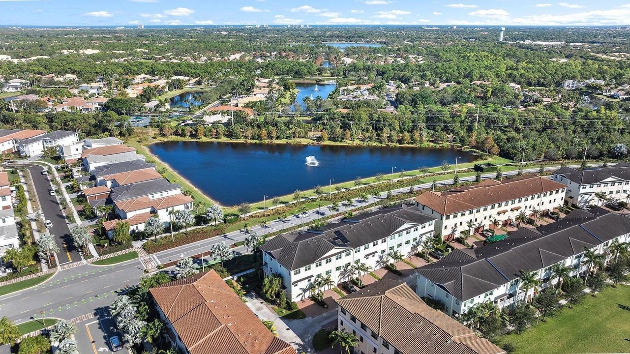 En Renta: $5,200 (3 camas, 3 baños, 2252 Pies cuadrados)