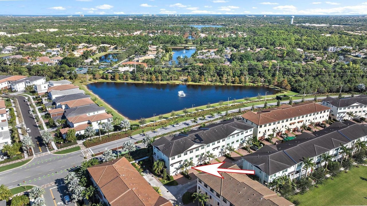 En Renta: $5,200 (3 camas, 3 baños, 2252 Pies cuadrados)