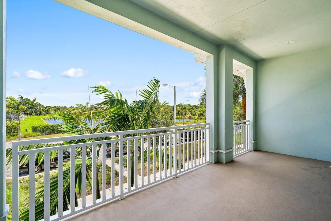 En Renta: $5,200 (3 camas, 3 baños, 2252 Pies cuadrados)