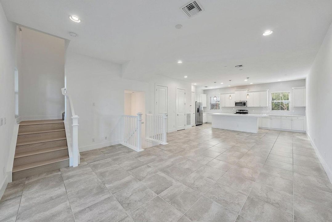 En Renta: $5,200 (3 camas, 3 baños, 2252 Pies cuadrados)