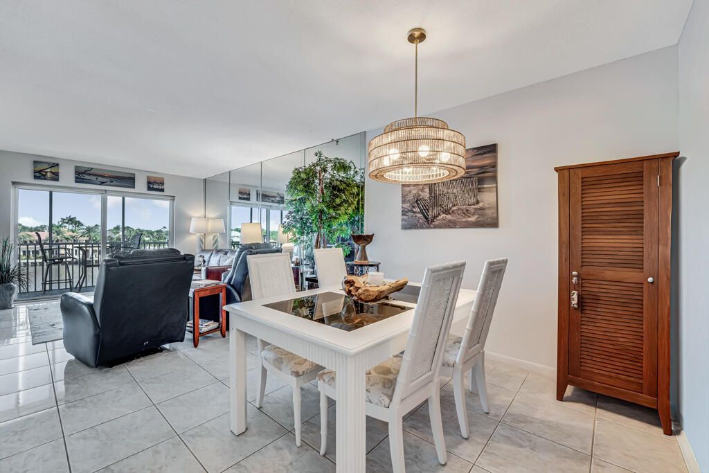 En Venta: $319,000 (2 camas, 2 baños, 911 Pies cuadrados)