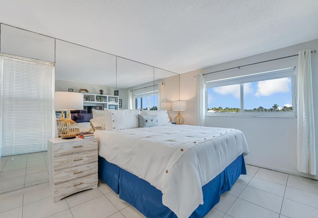 En Venta: $319,000 (2 camas, 2 baños, 911 Pies cuadrados)