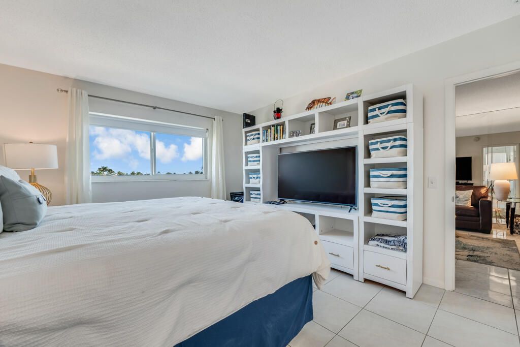 En Venta: $319,000 (2 camas, 2 baños, 911 Pies cuadrados)