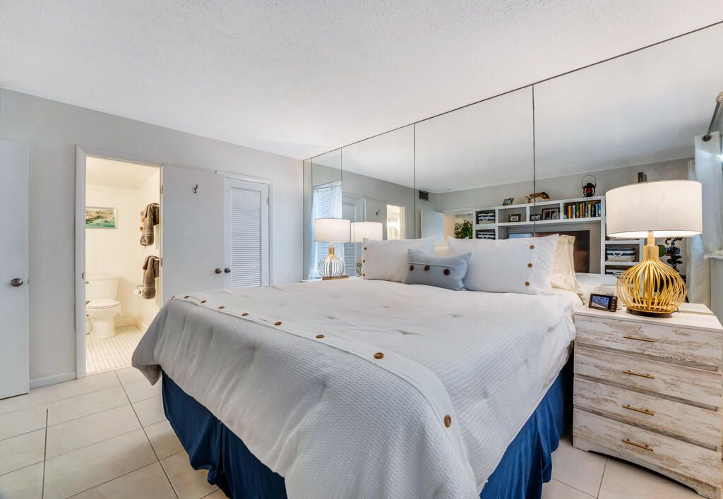 En Venta: $319,000 (2 camas, 2 baños, 911 Pies cuadrados)