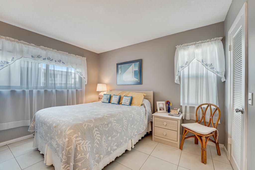 En Venta: $319,000 (2 camas, 2 baños, 911 Pies cuadrados)