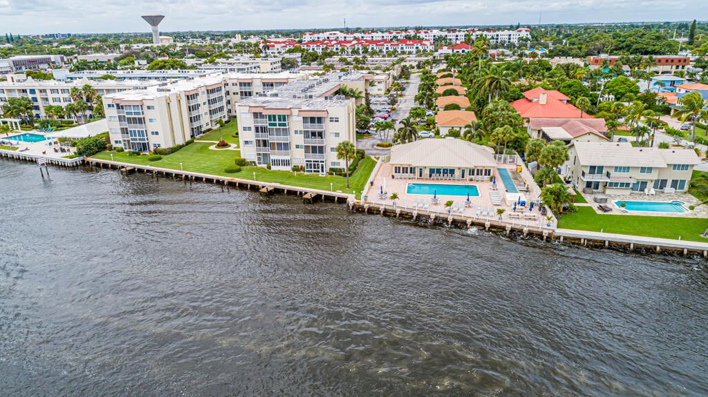 En Venta: $319,000 (2 camas, 2 baños, 911 Pies cuadrados)