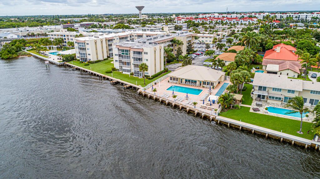 En Venta: $319,000 (2 camas, 2 baños, 911 Pies cuadrados)